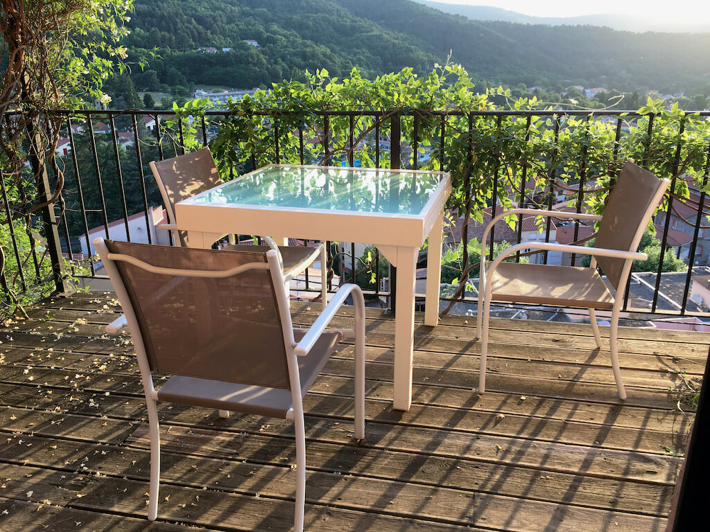 Terrasse de la Maison Rouge, été 2021 (Jiaxin)