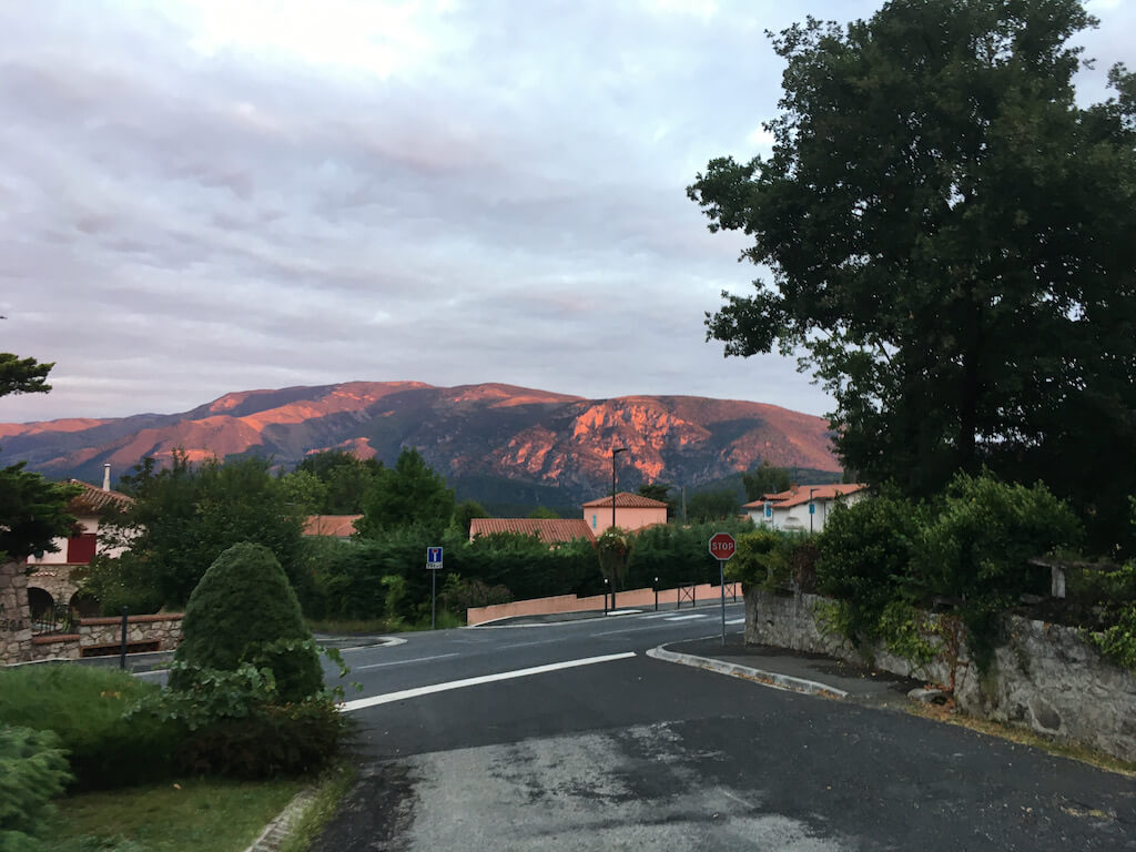 Lever de soleil sur le roc Campanyà, vu de Vernet, été 2021 (Aristide)